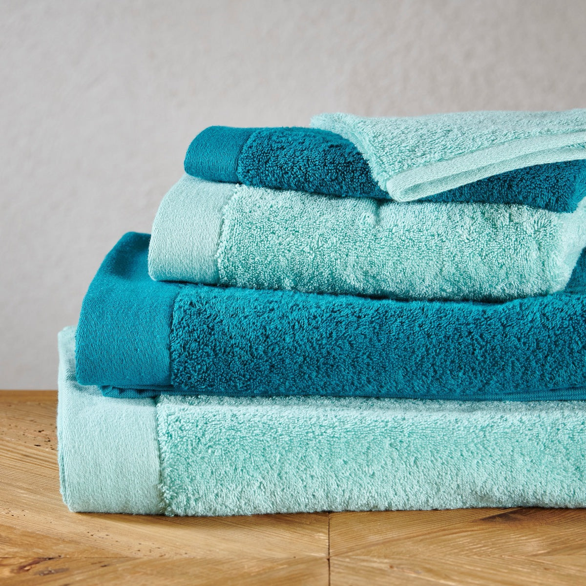 Drap de bain Sérénité - 100% Coton 650g/m² #Couleur_MENTHE FRAICHE