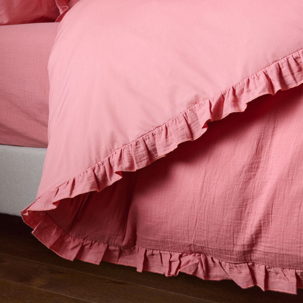 Les volants à fronces, signature romantique de la collection Entre Deux #Couleur_TERRACOTTA/BLUSH