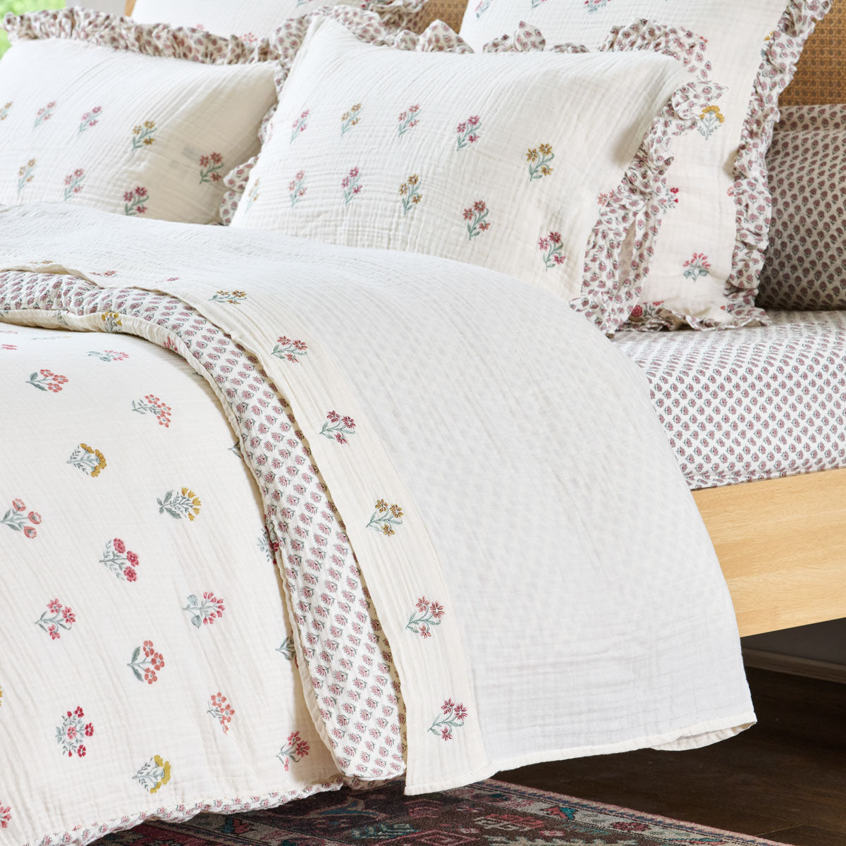 Collection Néroli en triple gaze de coton drap plat brodé