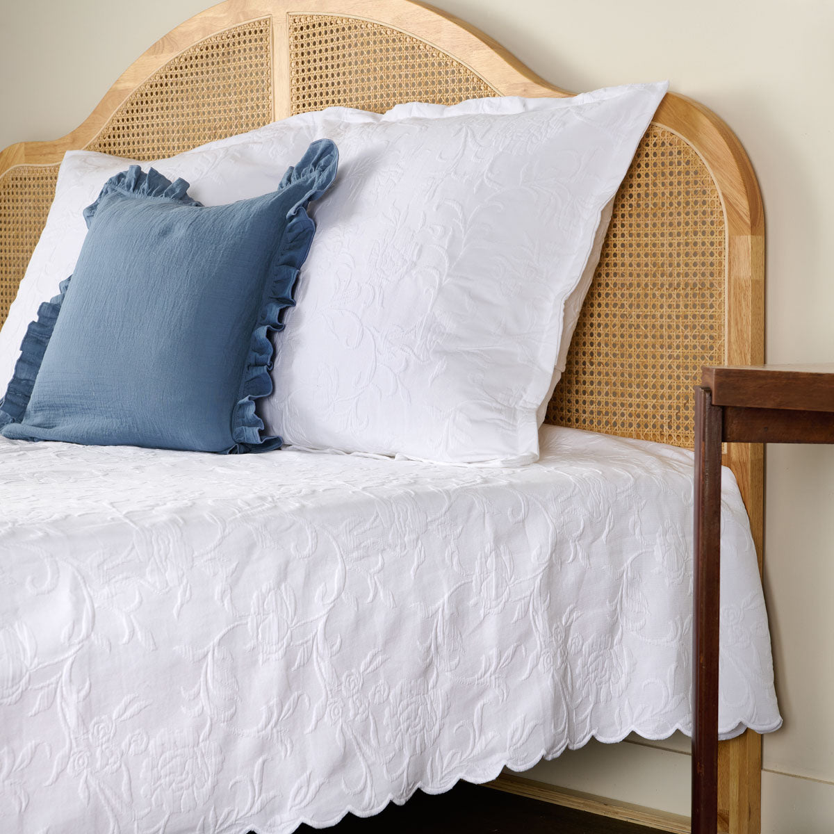 jeté de lit plume de coton blanc